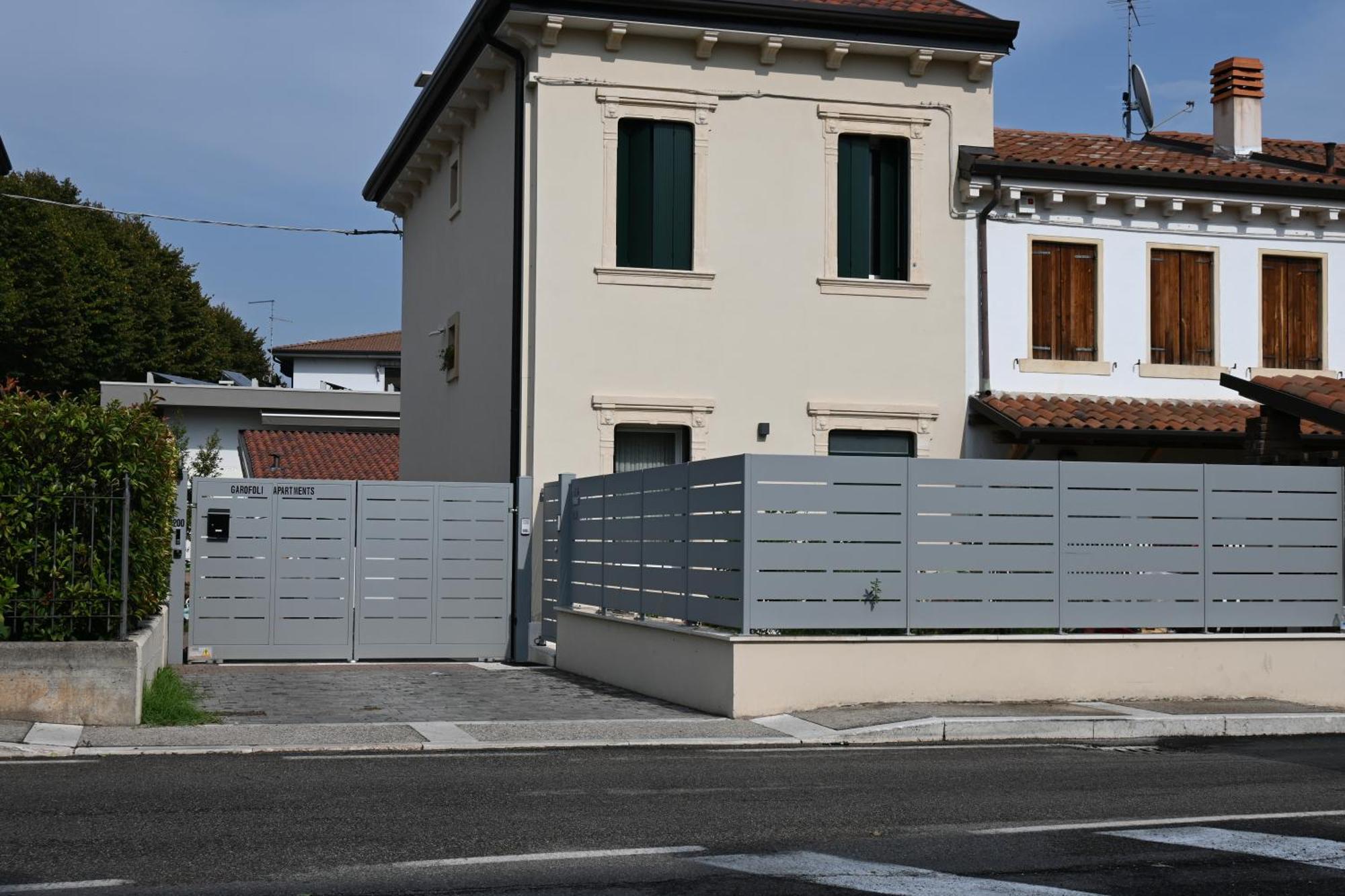 Garofoli Apartments San Giovanni Lupatoto Exteriör bild